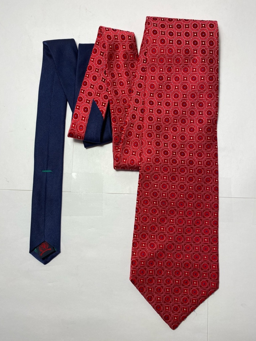 Tommy Hilfiger Silk Tie Red Geometric Medallion Silk Men's Necktie Made in USA